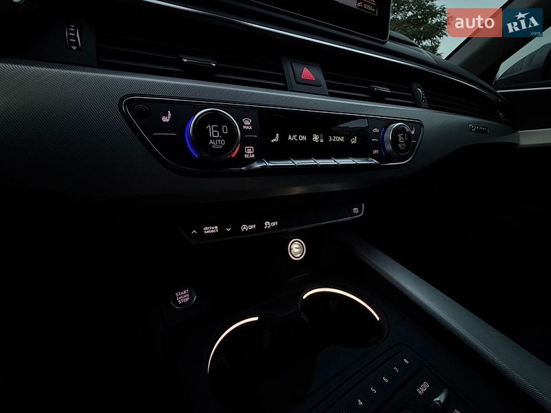 Седан Audi A4 2016 в Одессе