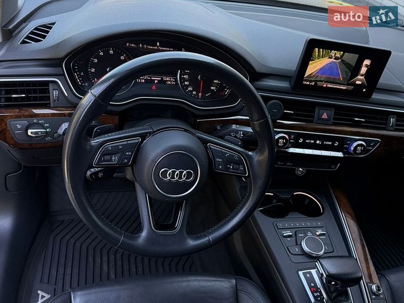 Седан Audi A4 2018 в Березному