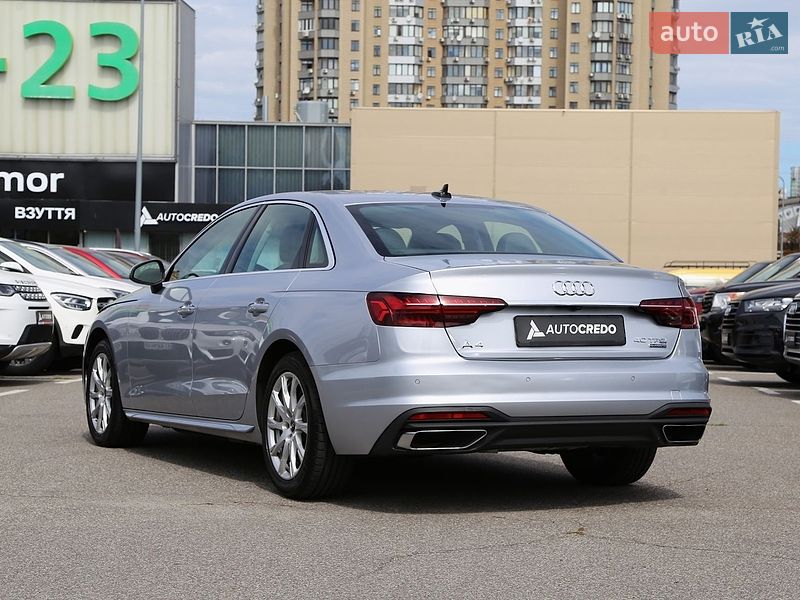Седан Audi A4 2021 в Киеве