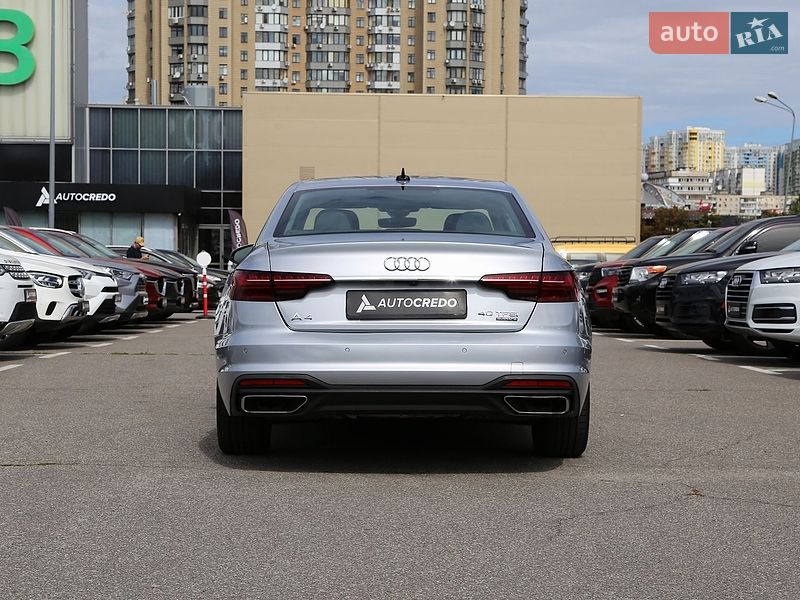 Седан Audi A4 2021 в Киеве