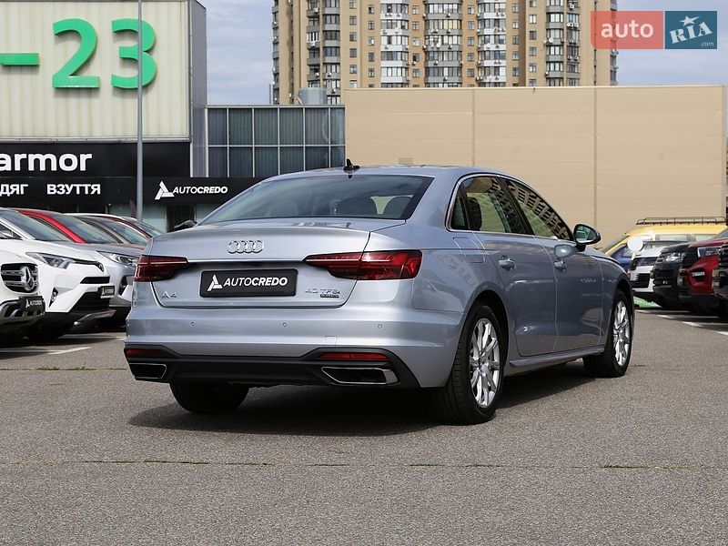 Седан Audi A4 2021 в Киеве
