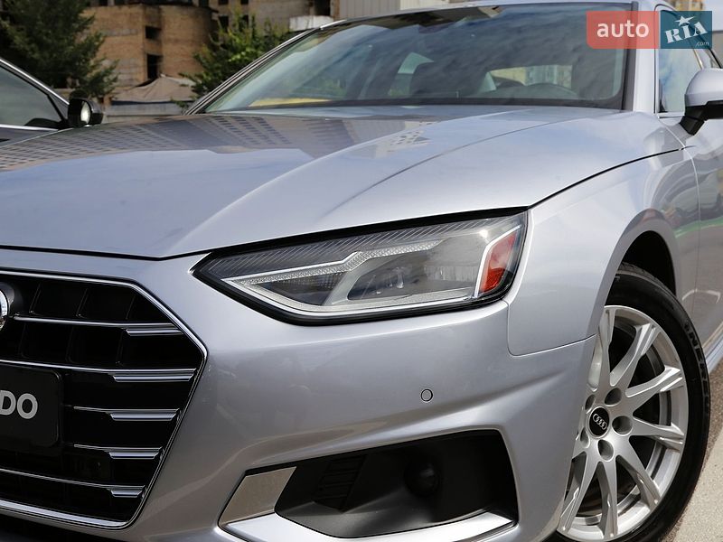 Седан Audi A4 2021 в Киеве