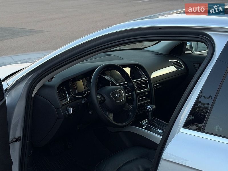 Седан Audi A4 2014 в Києві