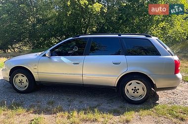 Универсал Audi A4 1998 в Звягеле