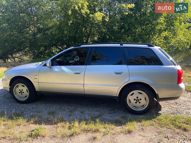 Универсал Audi A4 1998 в Звягеле