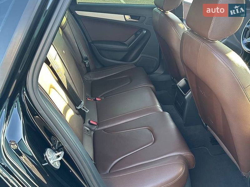 Седан Audi A4 2015 в Киеве