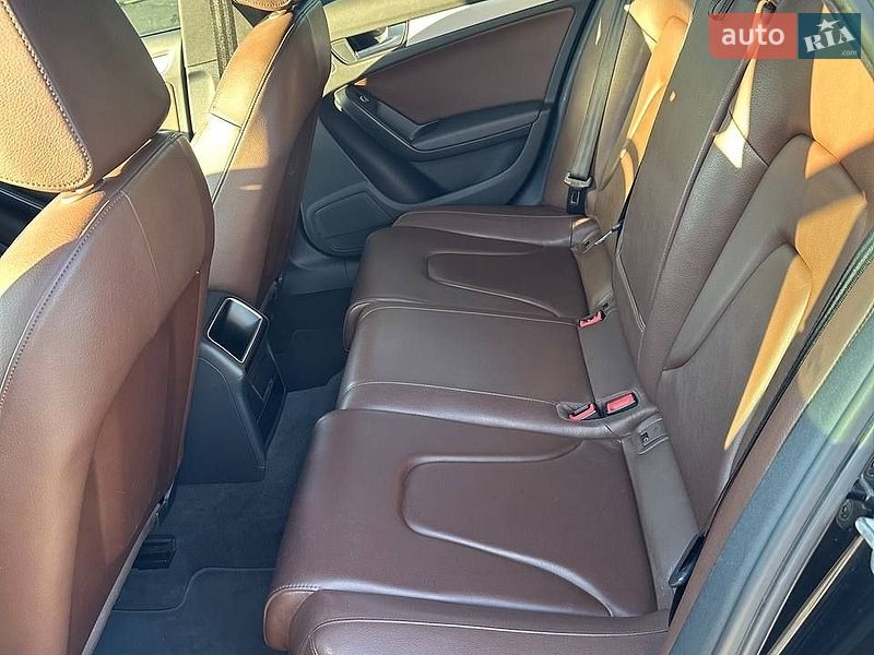 Седан Audi A4 2015 в Киеве