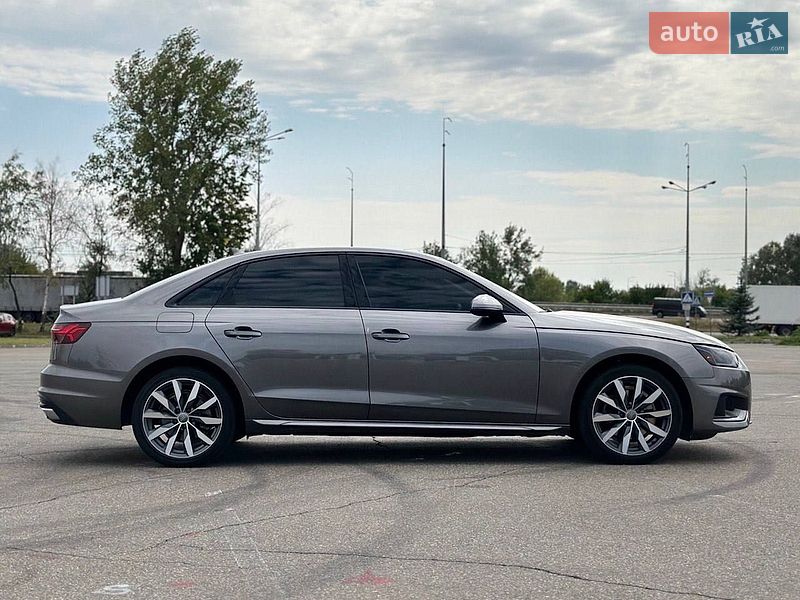 Седан Audi A4 2020 в Киеве