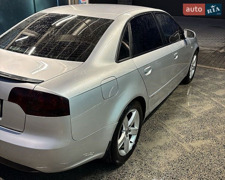 Седан Audi A4 2005 в Сарнах