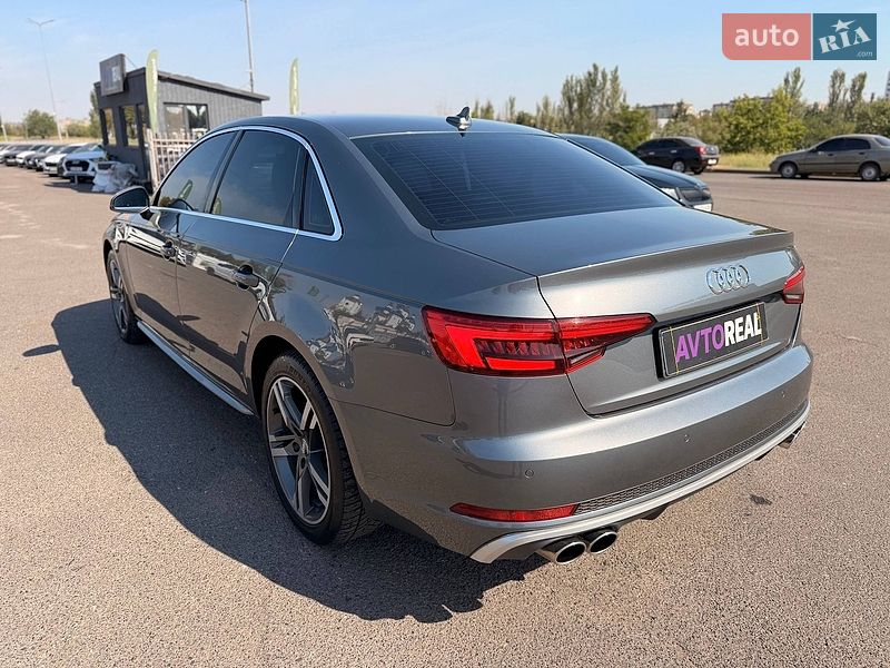Седан Audi A4 2016 в Кривому Розі