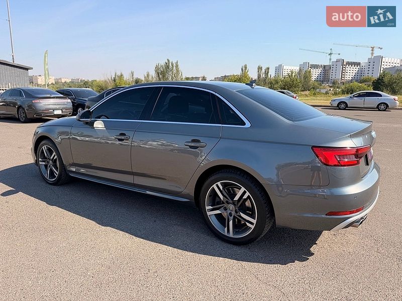 Седан Audi A4 2016 в Кривому Розі