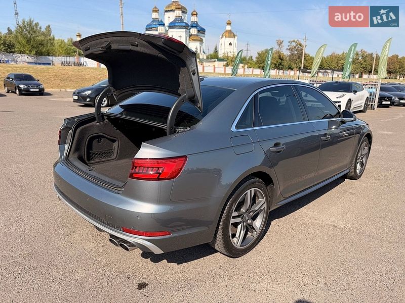 Седан Audi A4 2016 в Кривому Розі