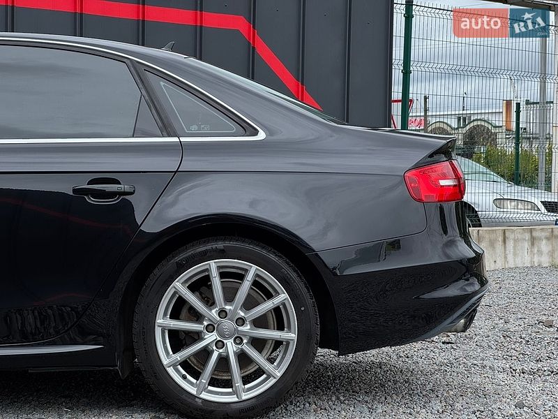 Седан Audi A4 2013 в Луцке