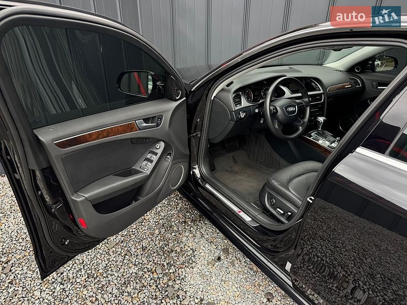 Седан Audi A4 2013 в Луцке