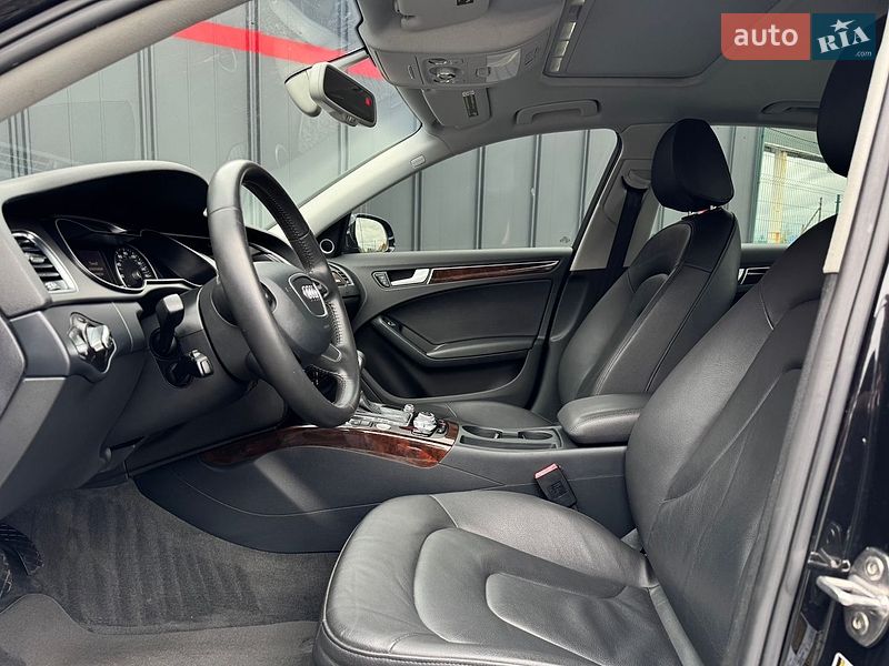Седан Audi A4 2013 в Луцке