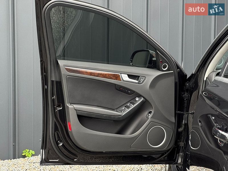 Седан Audi A4 2013 в Луцке