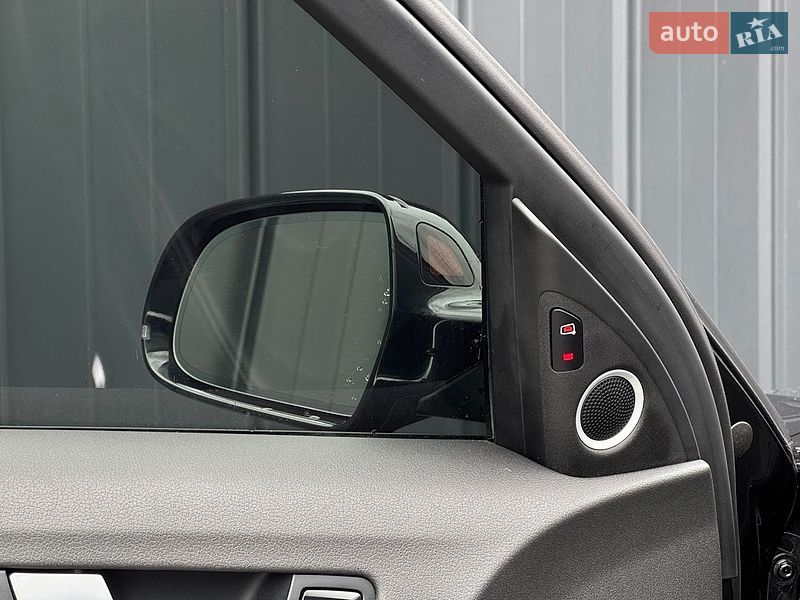 Седан Audi A4 2013 в Луцке