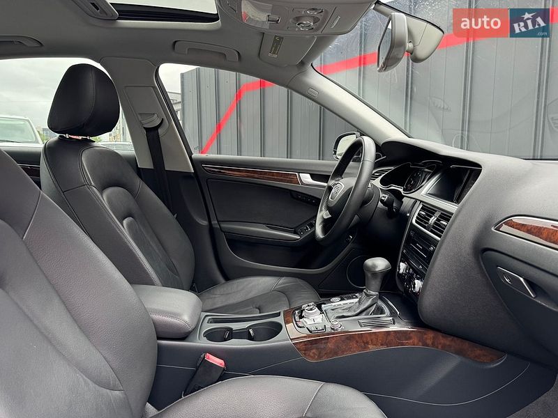 Седан Audi A4 2013 в Луцке