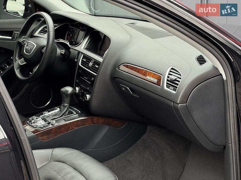 Седан Audi A4 2013 в Луцке