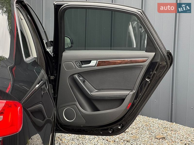 Седан Audi A4 2013 в Луцке