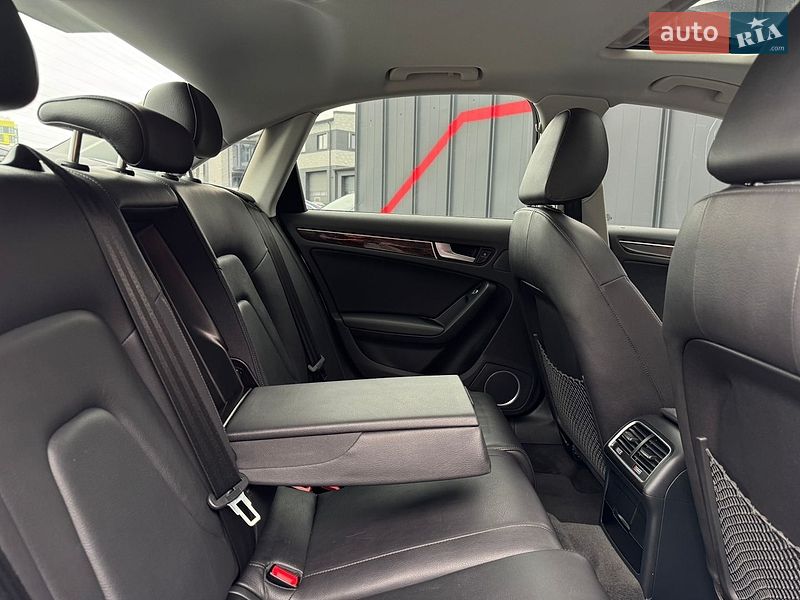 Седан Audi A4 2013 в Луцке