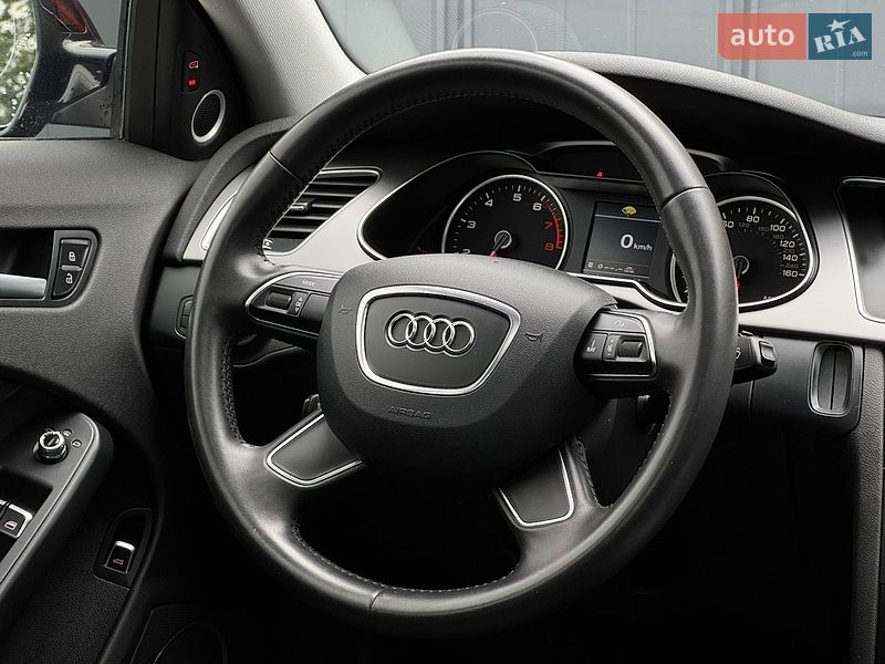 Седан Audi A4 2013 в Луцке