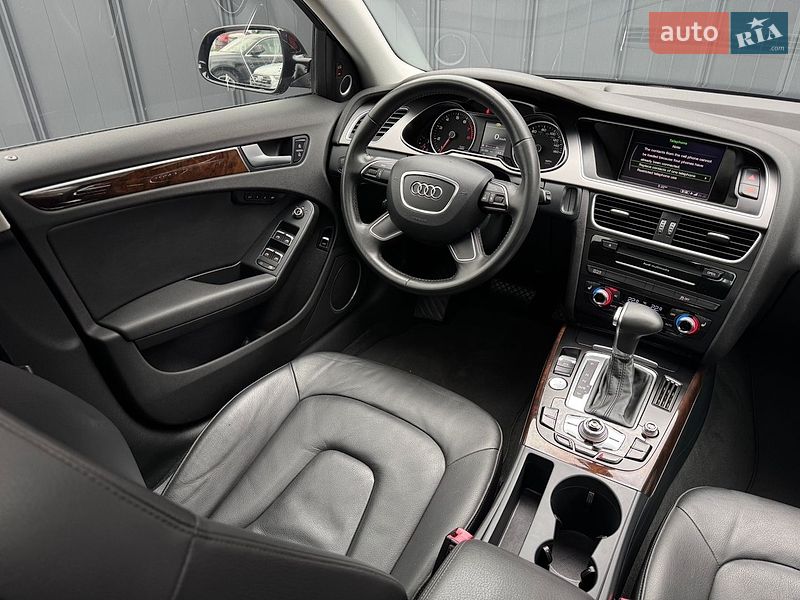 Седан Audi A4 2013 в Луцке