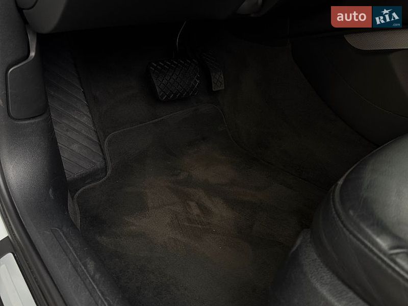 Седан Audi A4 2015 в Одесі