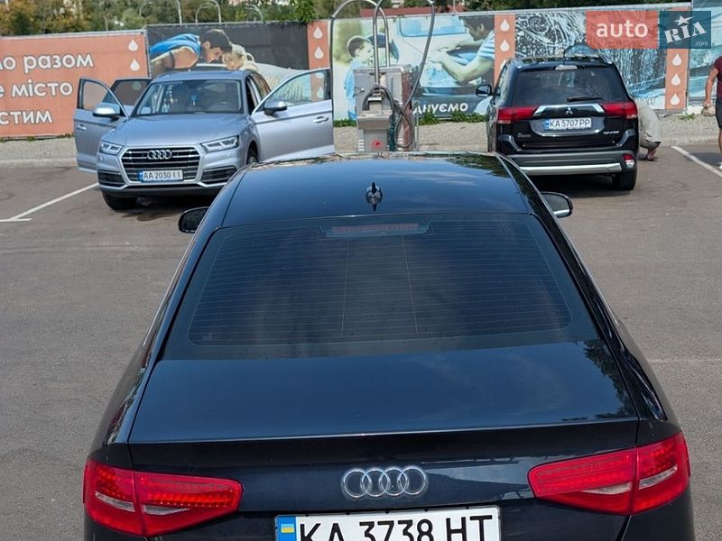 Седан Audi A4 2015 в Києві