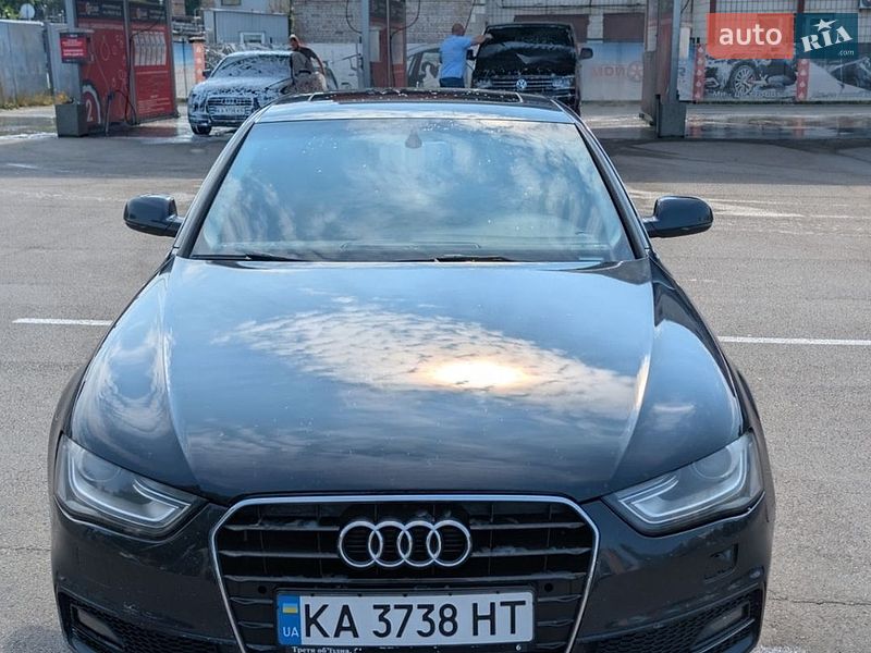 Седан Audi A4 2015 в Киеве