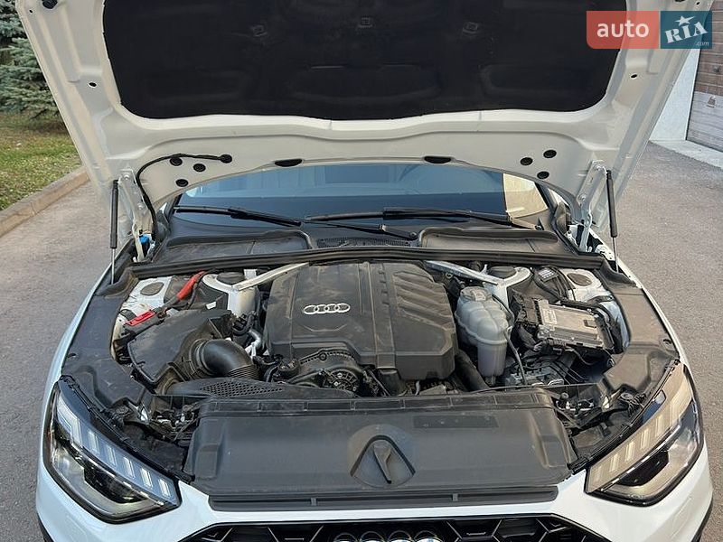 Седан Audi A4 2023 в Киеве