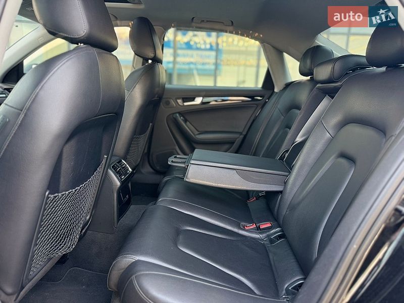 Седан Audi A4 2012 в Киеве