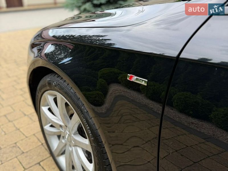 Седан Audi A4 2013 в Городке
