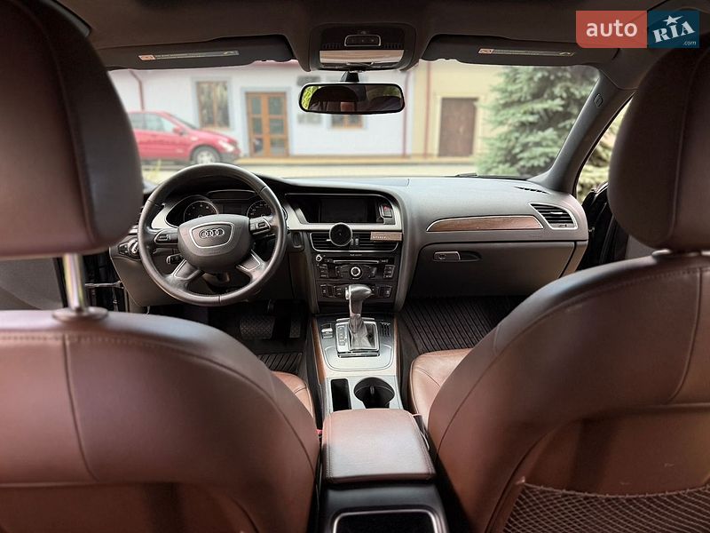 Седан Audi A4 2013 в Городке