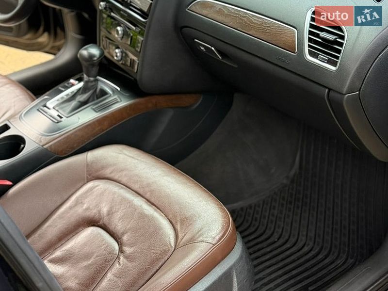 Седан Audi A4 2013 в Городке