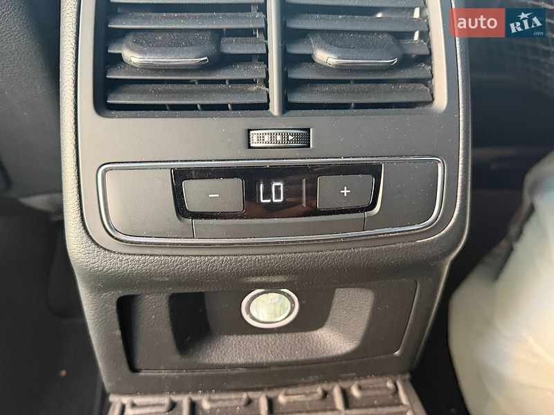 Седан Audi A4 2019 в Киеве