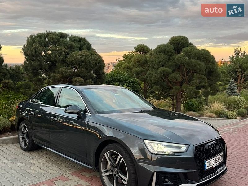 Седан Audi A4 2016 в Чернівцях