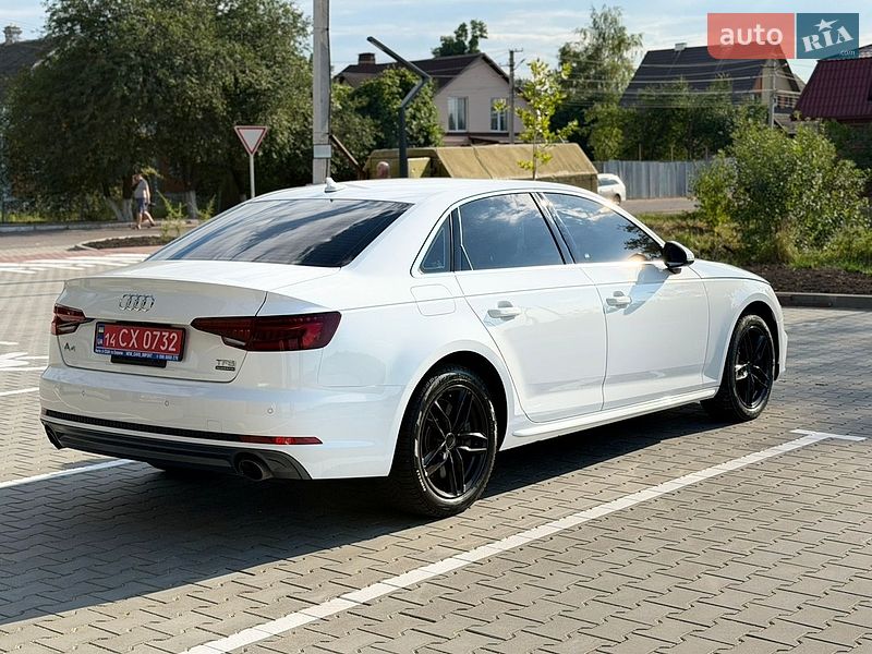 Седан Audi A4 2017 в Рівному