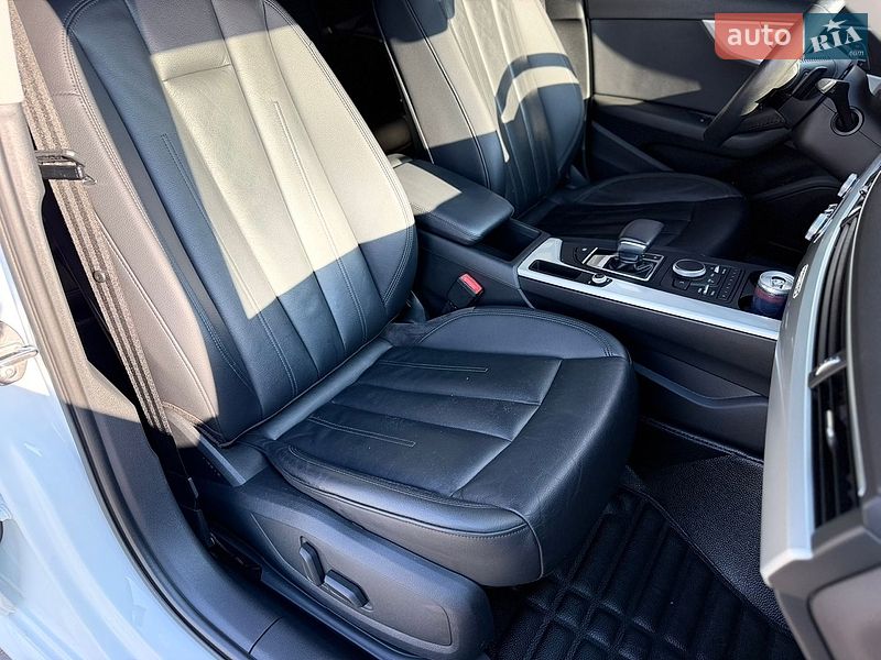 Седан Audi A4 2017 в Рівному