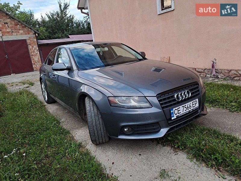 Седан Audi A4 2011 в Чернівцях