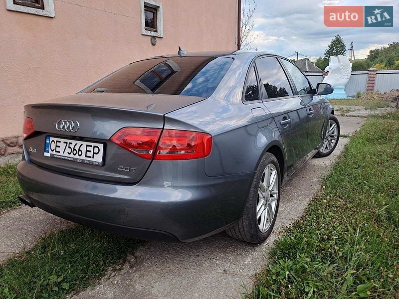 Седан Audi A4 2011 в Чернівцях