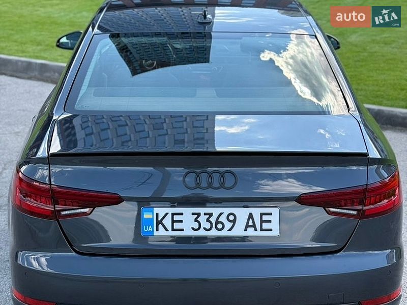 Седан Audi A4 2019 в Днепре