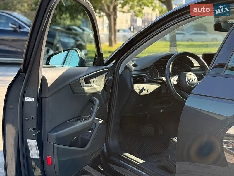 Седан Audi A4 2019 в Днепре