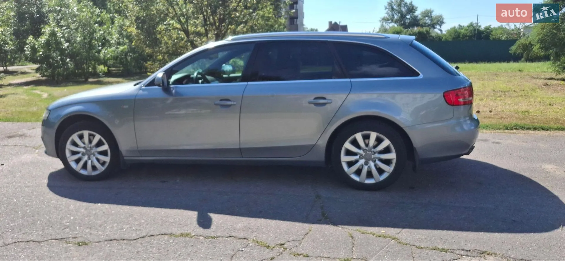 2010 Audi A4 - мініатюра 2