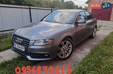 Седан Audi A4 2011 в Чернівцях