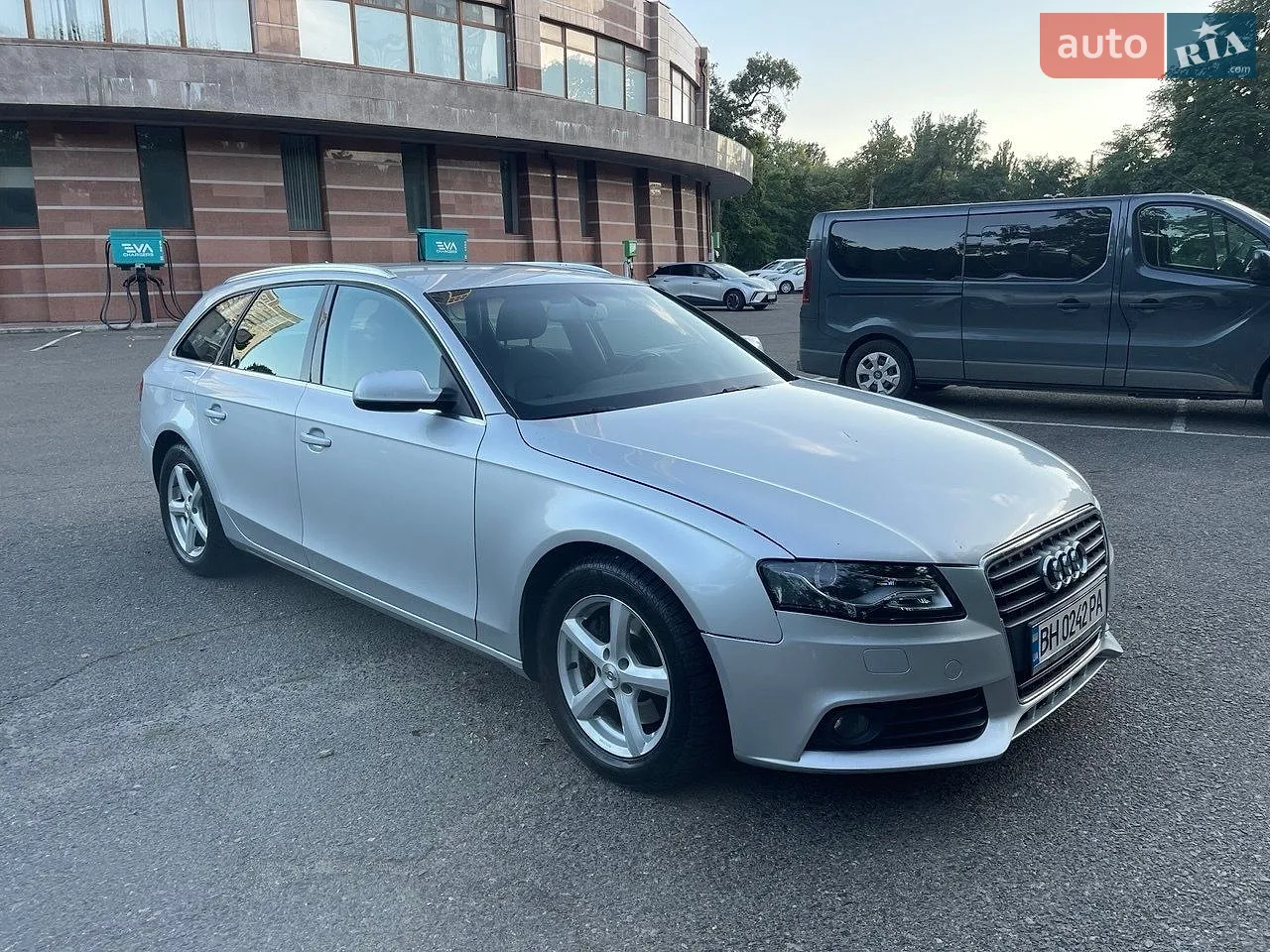 2010 Audi A4 - мініатюра 3