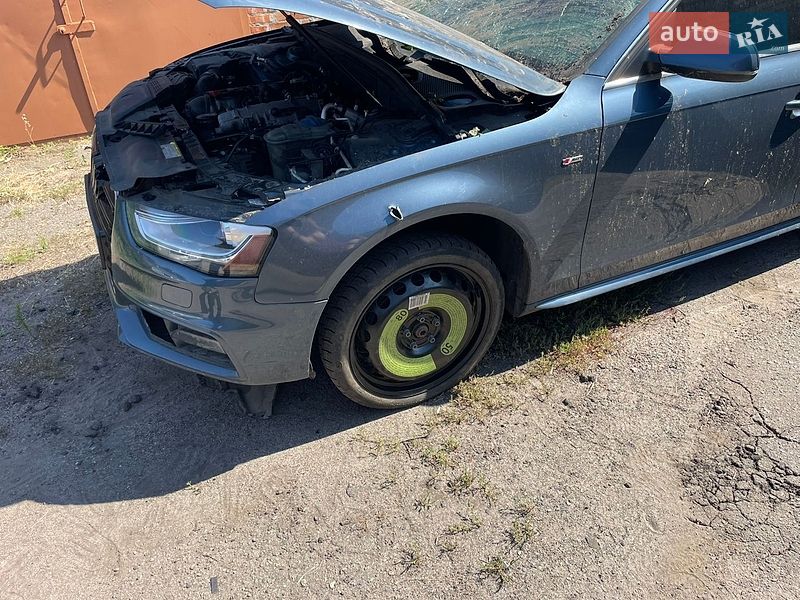 Седан Audi A4 2014 в Полтаве