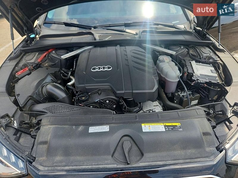 Седан Audi A4 2021 в Львові