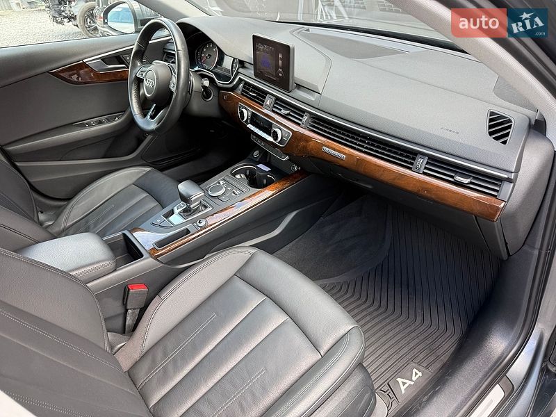 Седан Audi A4 2019 в Львові