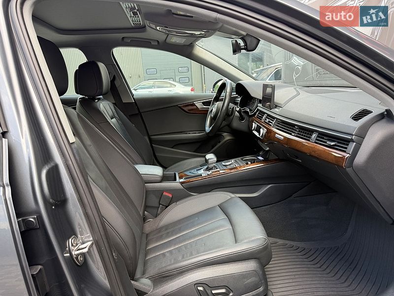 Седан Audi A4 2019 в Львові